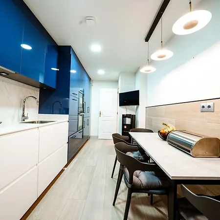 Modern 3-bedroom Haven In Almendros San Pedro Apartment